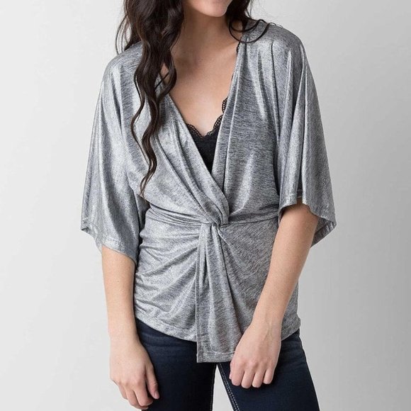 BKE Boutique Metallic V-Neck Peplum Top - Picture 1 of 8